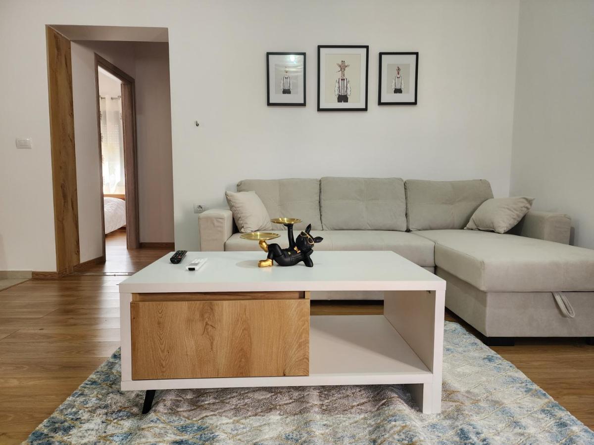 Brana Apartments Sarandë Buitenkant foto