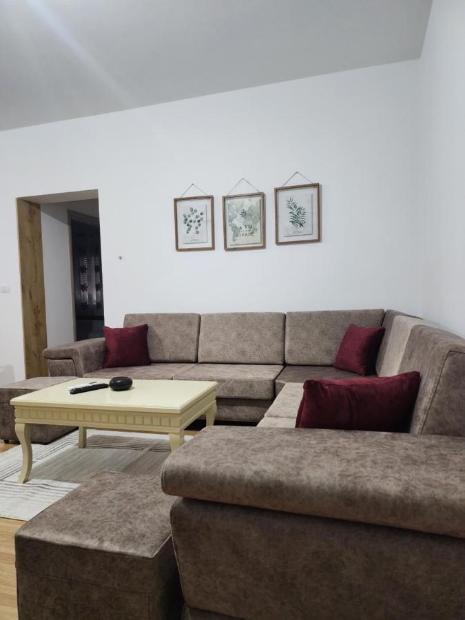 Brana Apartments Sarandë Buitenkant foto