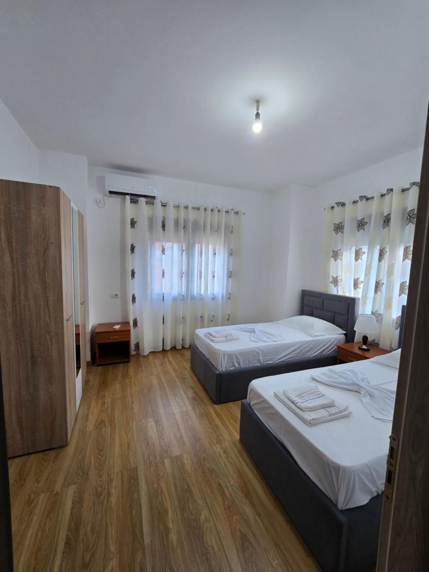 Brana Apartments Sarandë Buitenkant foto