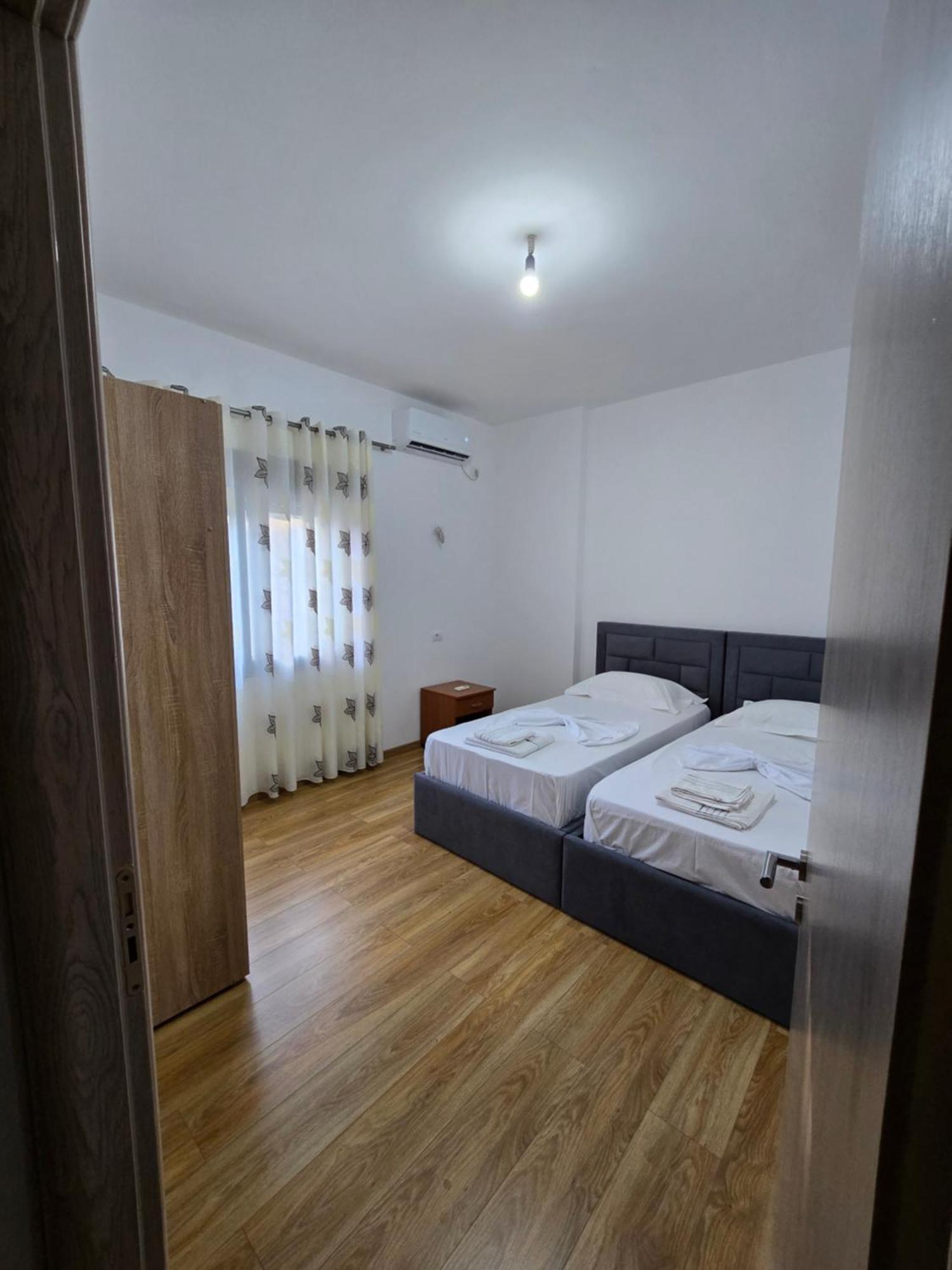 Brana Apartments Sarandë Buitenkant foto